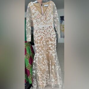 MAC DUGGAL NWT SIZE 6 Lace Embroidered Nude and pink Evening Gown